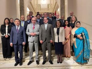 - Toplantıda konuşan Mısır Maliye Bakanı Ahmed Kucuk, Asyalı Büyükelçilere