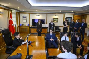 MOSKOVA (AA) – Türkiye'nin Moskova Büyükelçisi Tanju Bilgiç, 23 Nisan