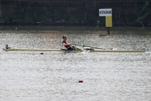 EDİRNE (AA) – Edirne’de düzenlenen Uluslararası Meriç Kürek Yarışları’nın ilk