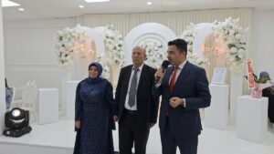 ZONGULDAK (AA) – Zonguldak'ta yaşayan çift, ailenin önemine dikkati çekmek