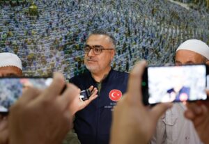 MEKKE (AA) – Kutsal topraklara Bursa’dan gelen ve 25 yıldır