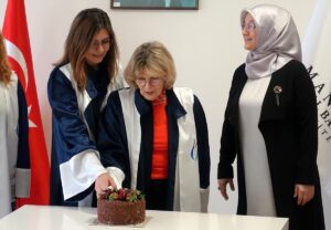 MANİSA (AA) – Manisa'da yaşayan 72 yaşındaki Ümmühan Tibet, 40