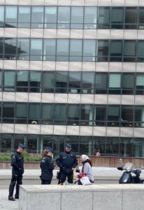 - AB Komisyonunun giriş kapısında Gazze için ağıt yakan Filistin