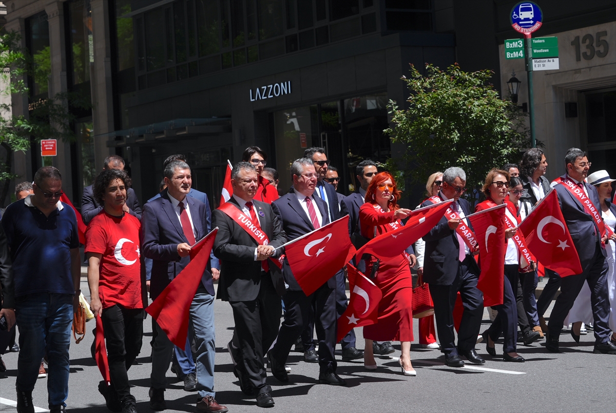 ABD'de 42. Geleneksel New York Türk Günü Yürüyüşü coşkuyla kutlandı