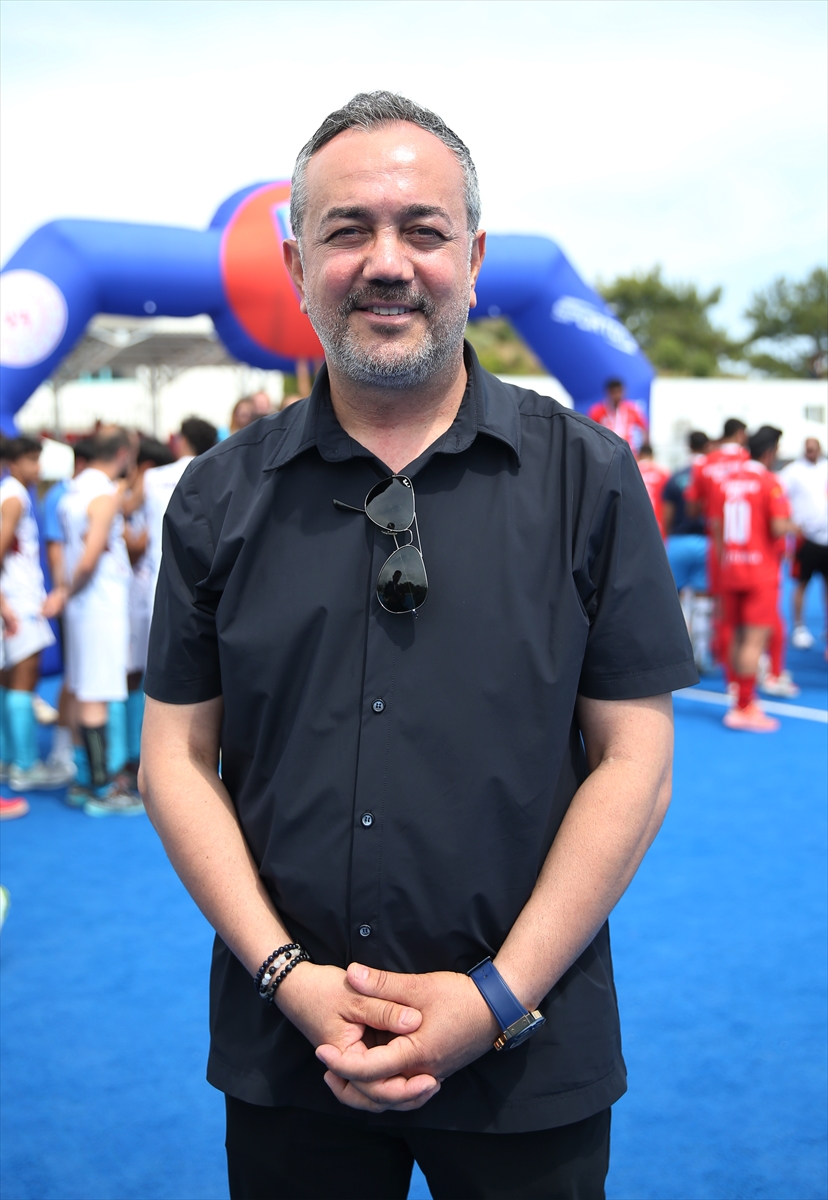Açık Alan Hokeyi Kadınlar ve Erkekler Süper Ligi şampiyonları kupasına kavuştu