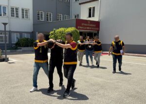 ADANA (AA) – Adana'nın merkez Seyhan ilçesinde bir restorana silahla