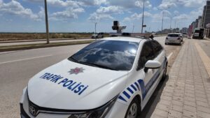 ADANA (AA) – Adana'da trafik polisleri, radar uygulamalarını yapay zeka