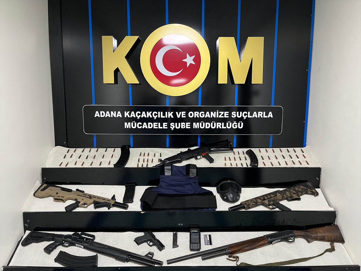 Adana'da silah, patlayıcı ve etil alkol ele geçirilen operasyonda 2 zanlı tutuklandı