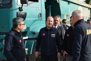 - "Olayın ilk anından itibaren toplamda 320 personel ve 72