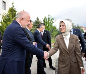 KIRIKKALE (AA) – Aile ve Sosyal Hizmetler Bakanı Mahinur Özdemir