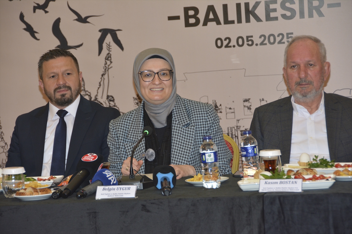 AK Parti Genel Başkan Yardımcısı Uygur, Balıkesir'de “Bir Sofrada Demokrasi” programında konuştu: