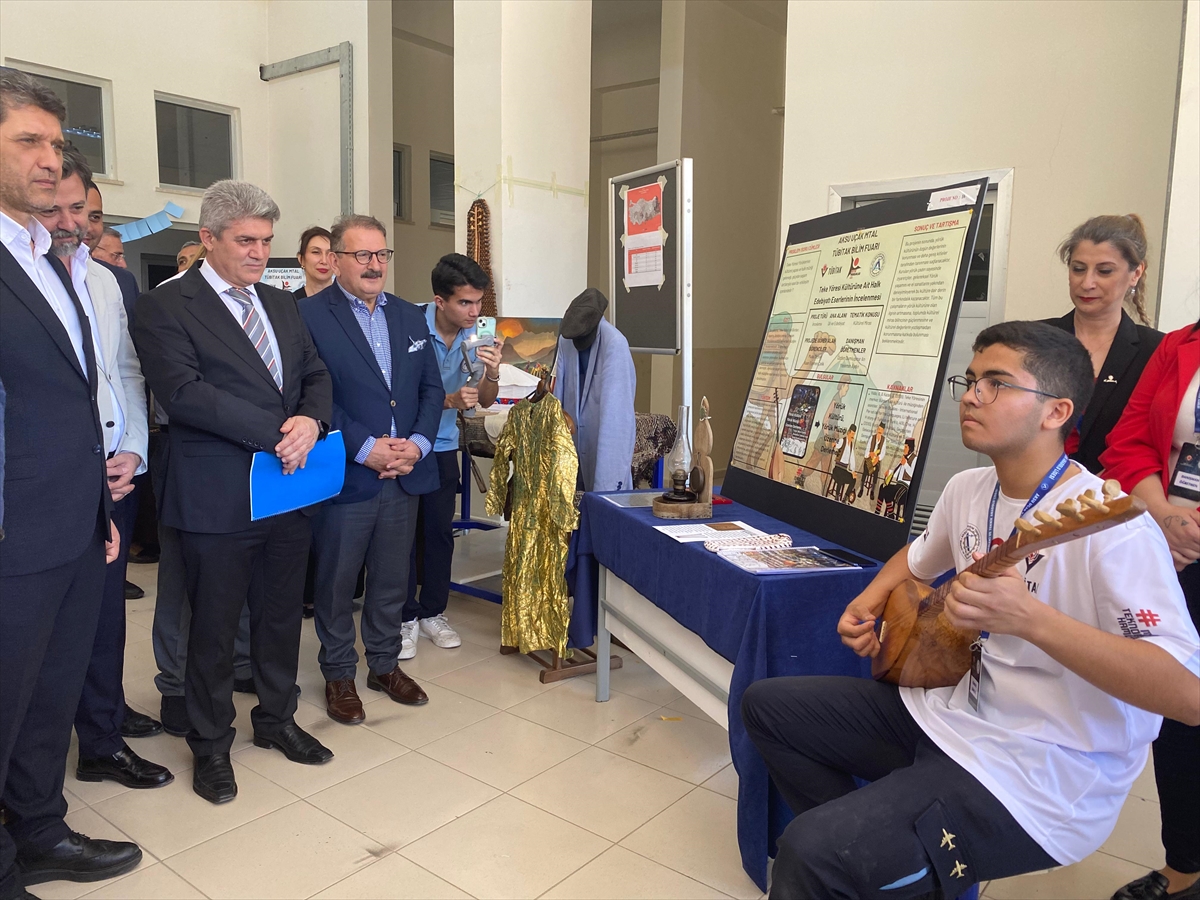 Aksu Uçak Bakım Teknolojisi Mesleki ve Teknik Anadolu Lisesi'nde TÜBİTAK 4006 Bilim Fuarı düzenlendi