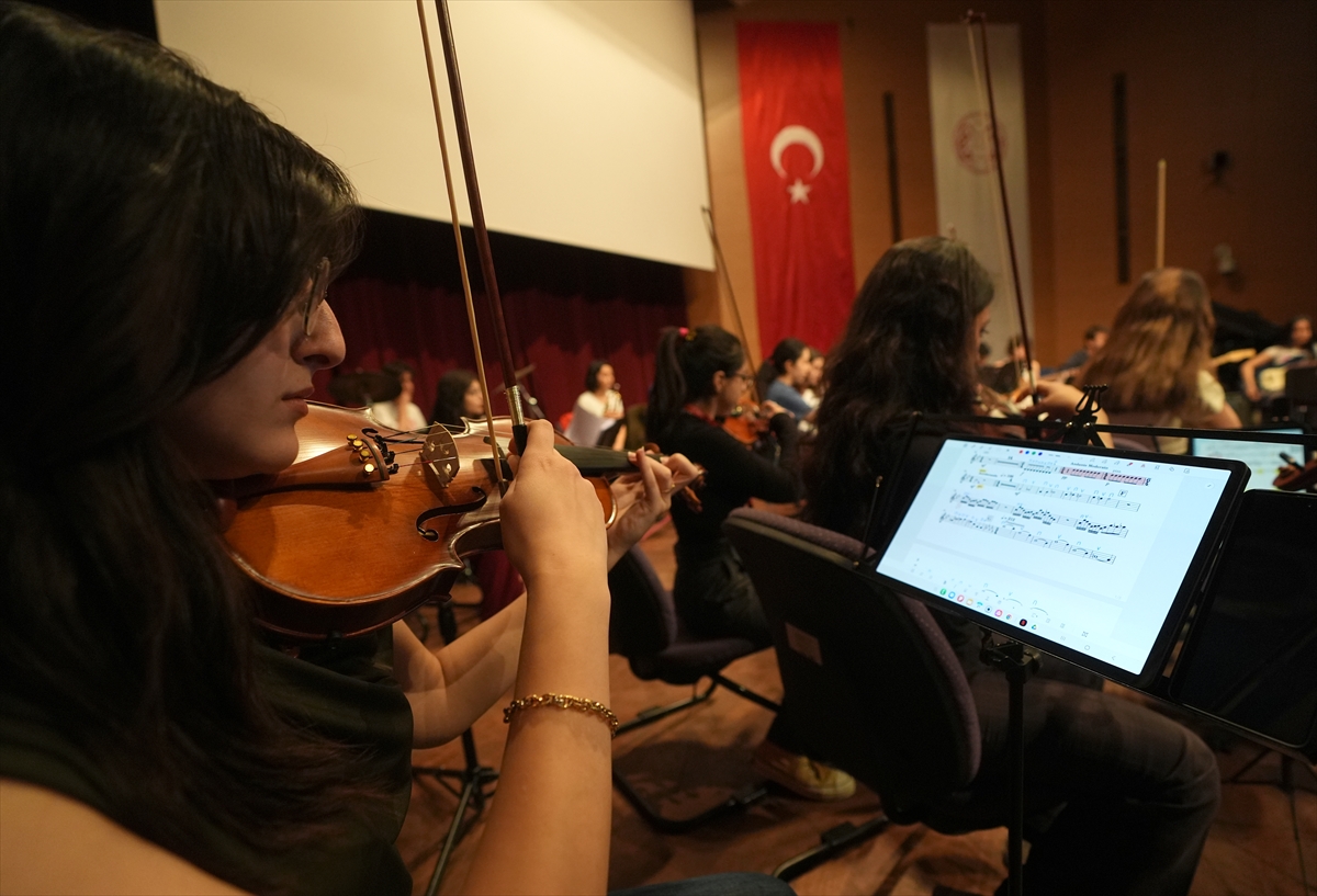Ankara Üniversitesi Tıp Fakültesi Oda Orkestrası 10'uncu yılını konserle kutlayacak