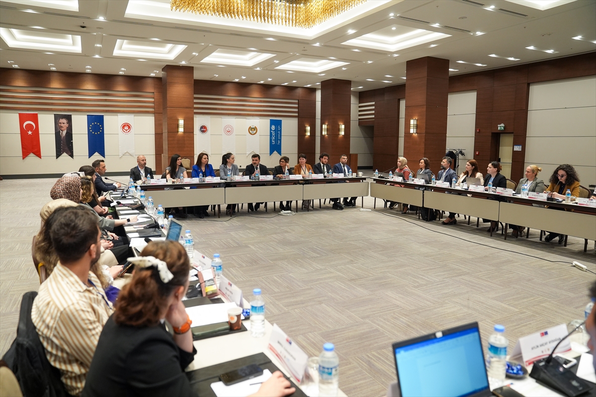 Ankara'da akran zorbalığı ve dijital ortamda çocukların korunmasına yönelik toplantı yapıldı