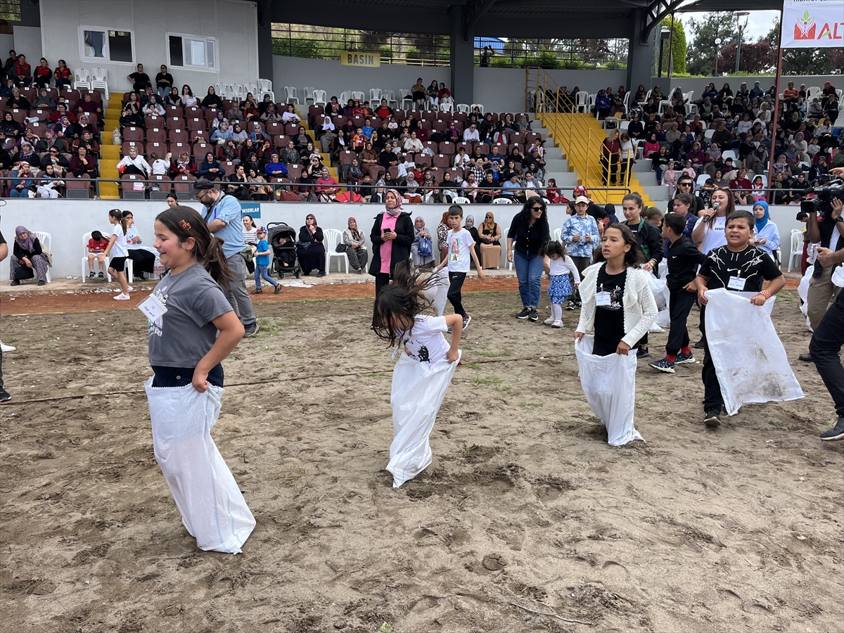 Antalya'da Tarım ve Seracılık Festivali'nde kadınlar kıyasıya yarıştı