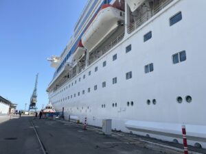 TRABZON (AA) – Türkiye'deki çeşitli limanlara uğrayan "Astoria Grande" kruvaziyeri,