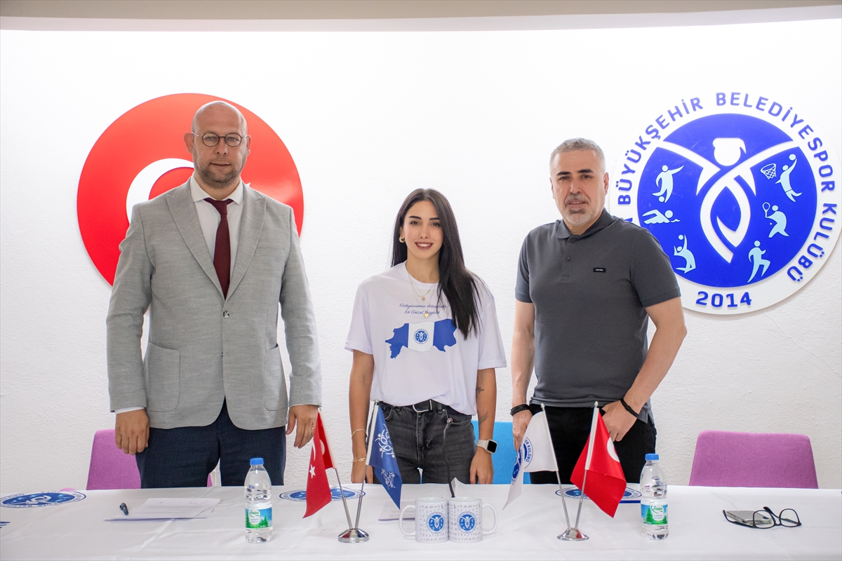 Aydın Büyükşehir Belediyespor Kadın Voleybol Takımı, İlarya Zararsız'ı transfer etti