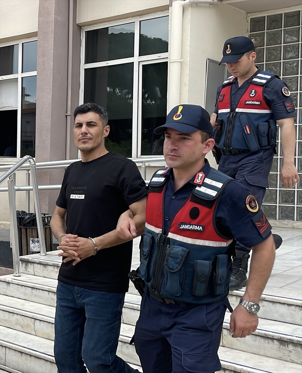 Aydın'da otomobile tabancayla ateş eden 4 şüpheli tutuklandı
