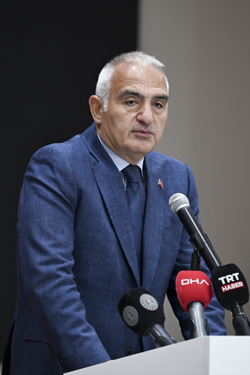 Bakan Ersoy, “Uluslararası Sezai Karakoç Sempozyumu”nun açılışında konuştu: