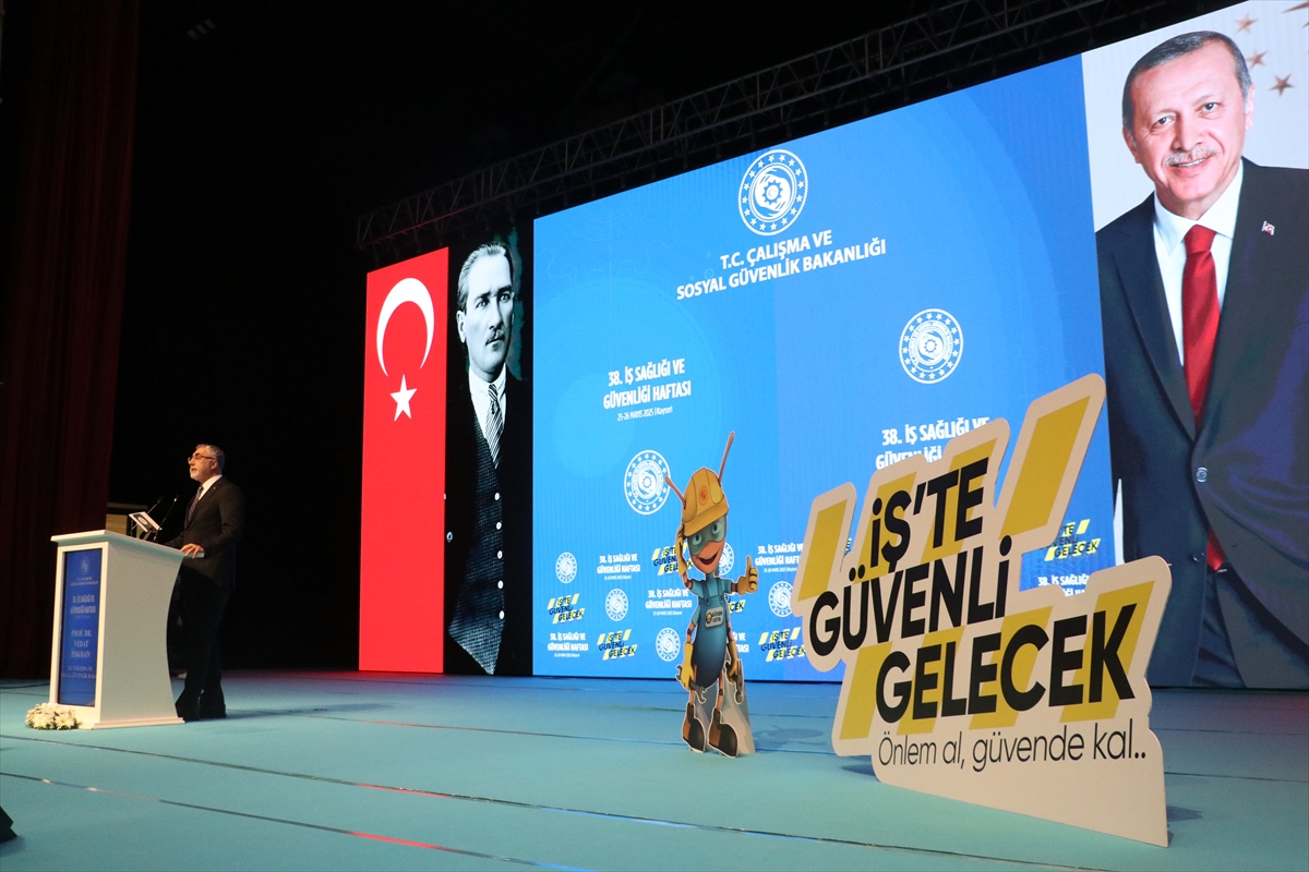 Bakan Işıkhan, Kayseri'de “İş'te Güvenli Gelecek” programında konuştu: