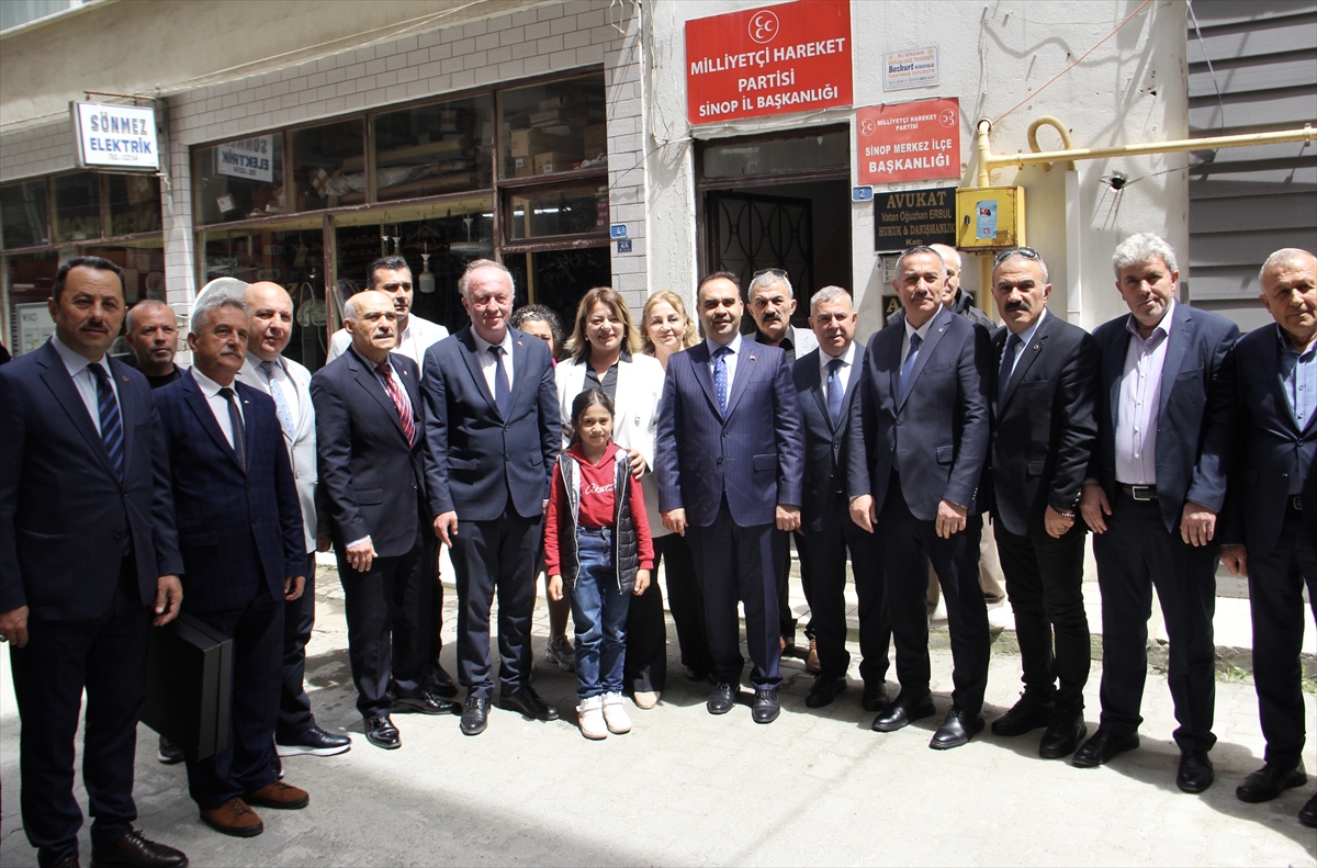 Bakan Kacır, AK Parti ve MHP Sinop il başkanlıklarını ziyaret etti