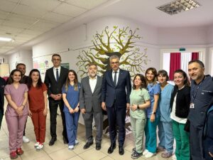 ANKARA (AA) – Sağlık Bakanı Kemal Memişoğlu, Dünya Ebeler Günü