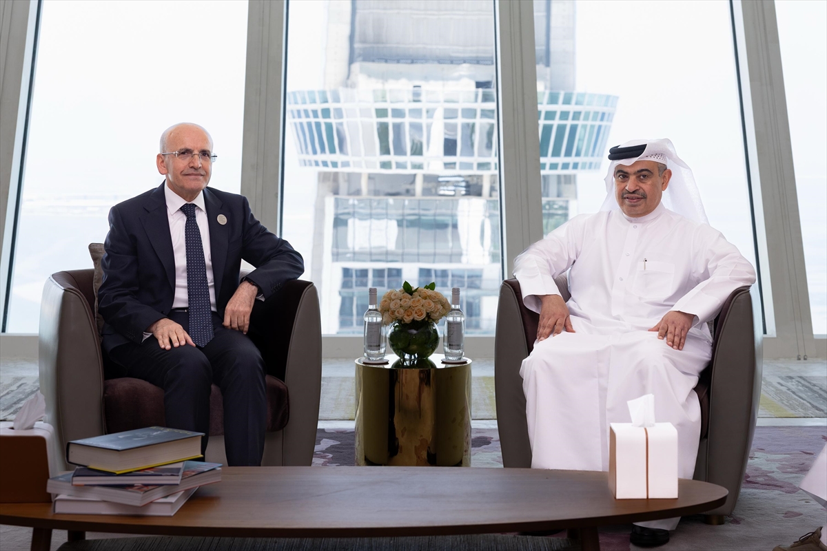 Bakan Şimşek, Doha'da reel sektöre Türkiye'deki yatırım fırsatlarını anlattı