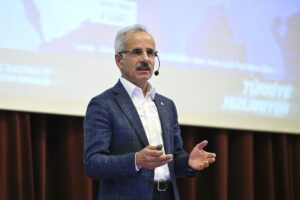 İSTANBUL (AA) – Ulaştırma ve Altyapı Bakanı Abdulkadir Uraloğlu, Gebze