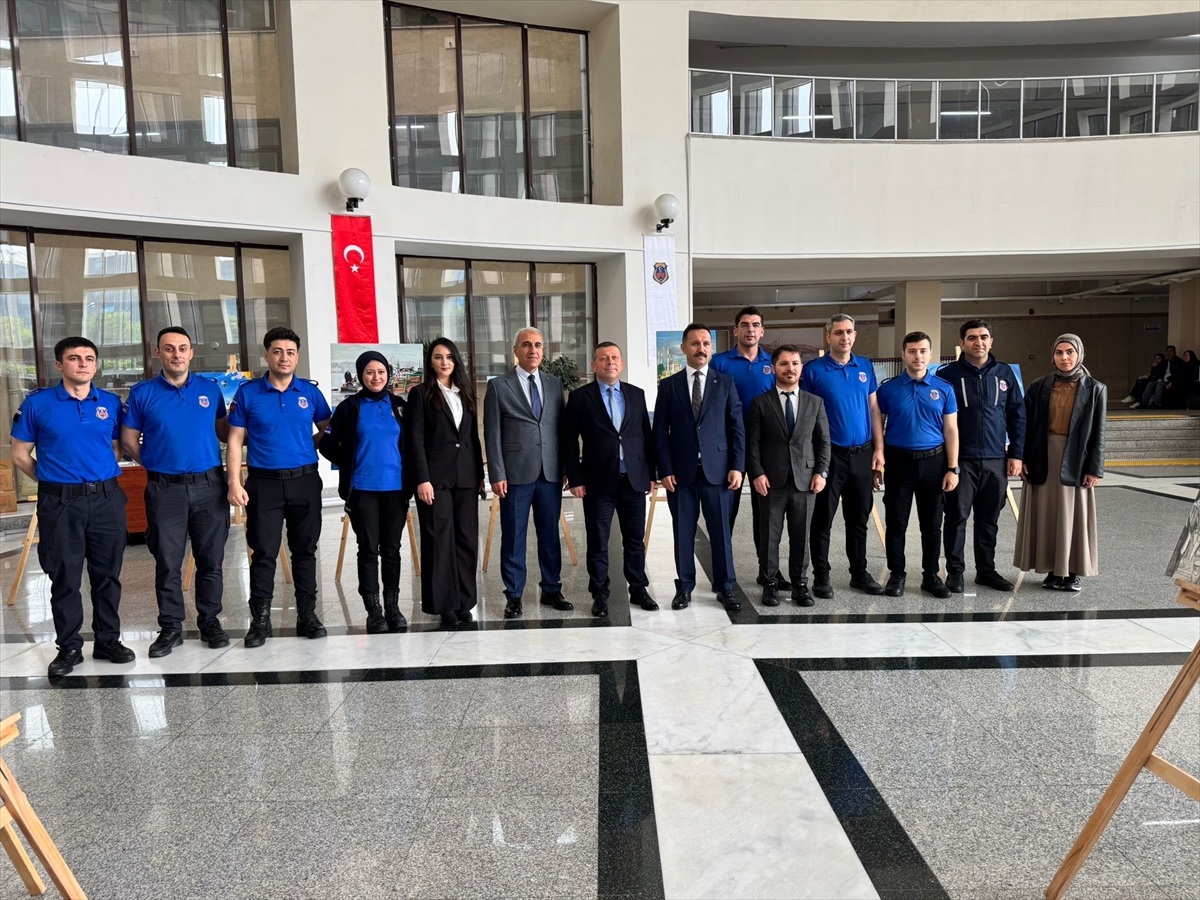 Bakırköy Adliyesi'nde tutuklu ve hükümlülerin el ürünleri sergisi açıldı