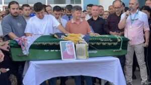 BALIKESİR (AA) – Balıkesir'in Burhaniye ilçesinde, beyin kanaması nedeniyle tedavi