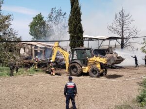 BALIKESİR (AA) – Balıkesir'in Ayvalık ilçesinde, kereste deposunda çıkan yangın,