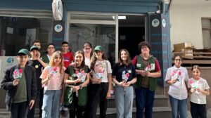 BALIKESİR (AA) – Yeşilay Balıkesir Şubesi Çocuk Komisyonu gönüllüleri, Anneler