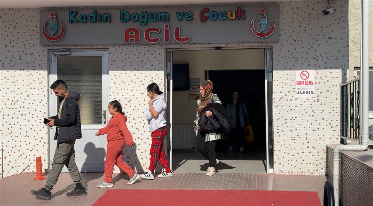 Bartın'da tarihi geçmiş şekerlemeleri yiyen 17 öğrenci, gıda zehirlenmesi şüphesiyle tedaviye alındı
