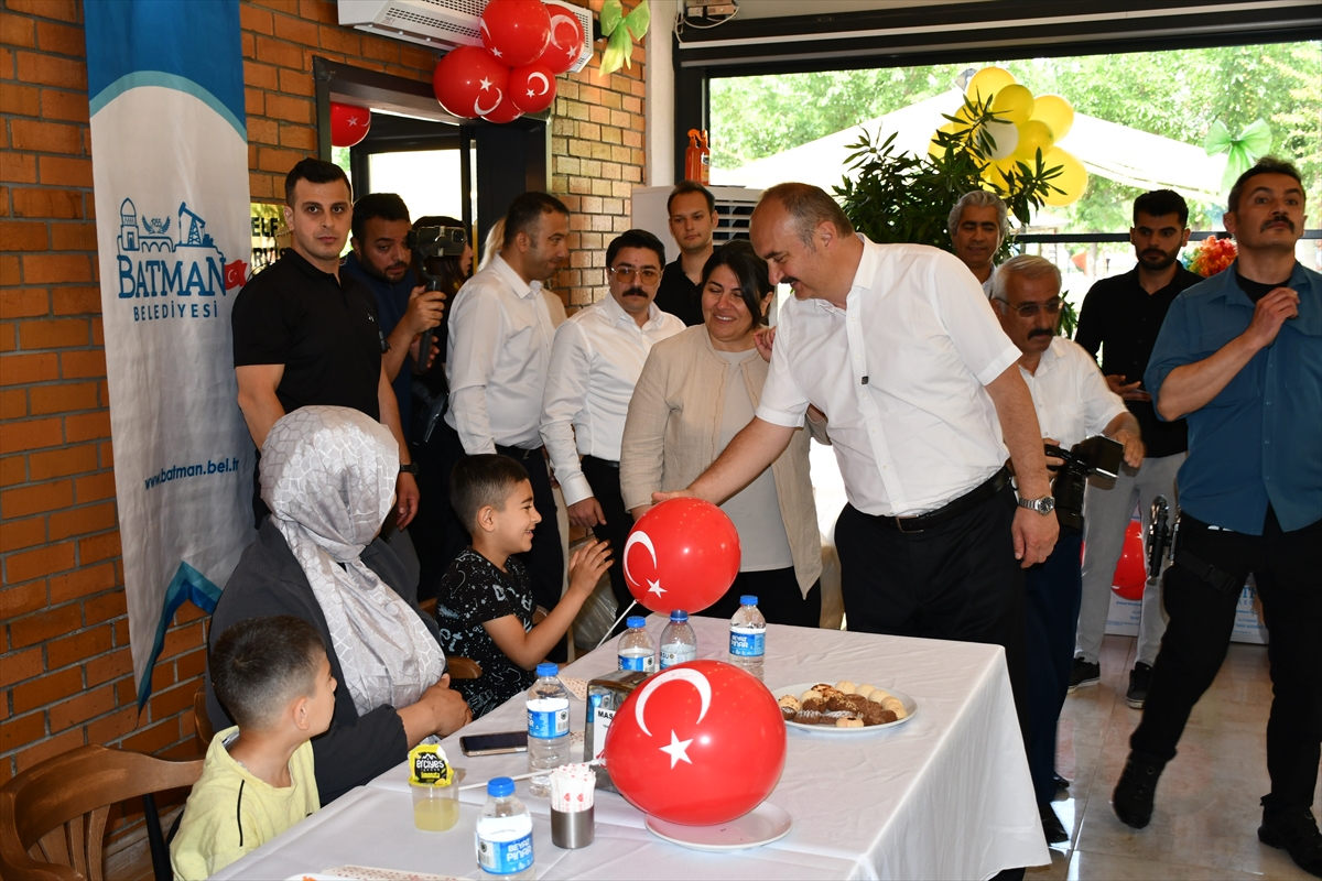 Batman Valisi Canalp çölyak hastaları ile bir araya geldi