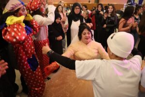 BAYBURT (AA) – Bayburt'ta down sendromlu Burçin Birgül'ün gelinlik giyme