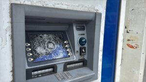 İSTANBUL (AA) – Bayrampaşa'da bazı bankalara ait 4 ATM'ye zarar