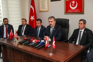 DİYARBAKIR (AA) – BBP Genel Başkanı Mustafa Destici, "Terörsüz Türkiye"