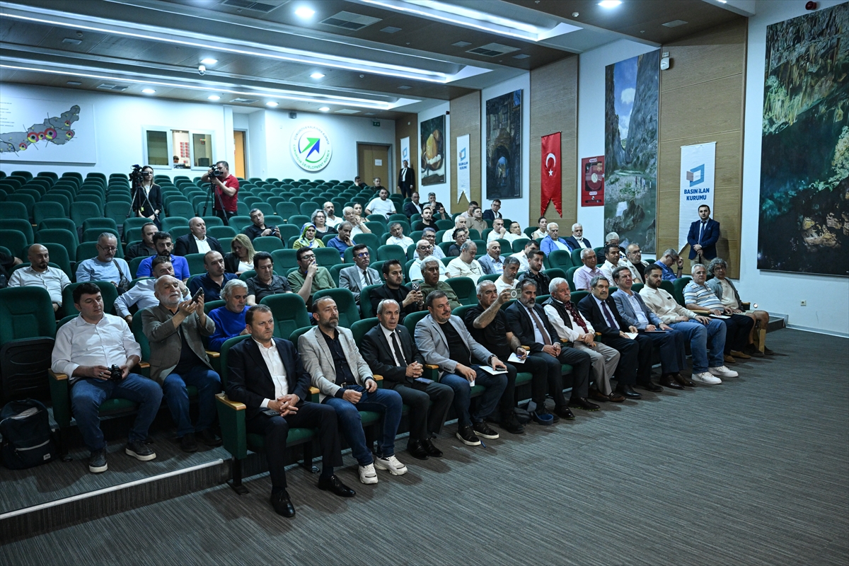 BİK Genel Müdürü Erkılınç, Adana'da gazete ve haber sitelerinin sahipleriyle buluştu