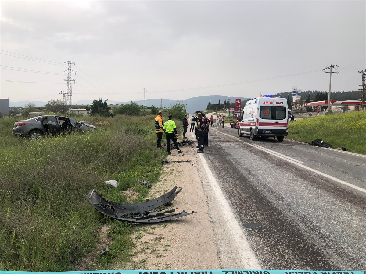 Bilecik'te 2 otomobille motosikletin çarpıştığı kazada 1 kişi yaralandı, 3 kişi öldü