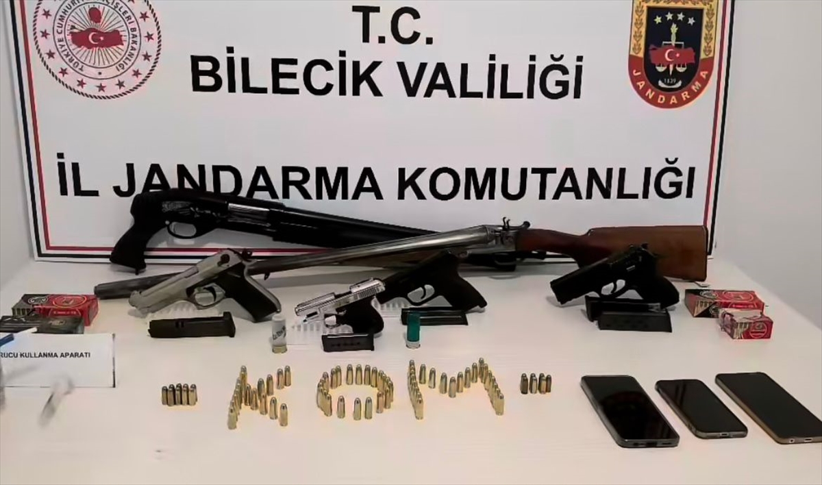 Bilecik'te silah kaçakçılığı operasyonunda 3 zanlı yakalandı