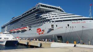 MUĞLA (AA) – Bahamalar bayraklı "Resilient Lady" isimli kruvaziyer, 2