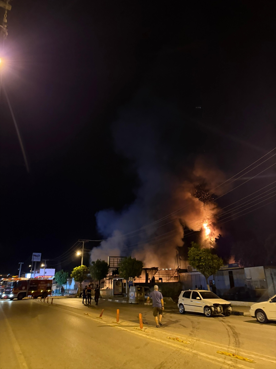 Bodrum'da iş yerinde çıkan yangın söndürüldü