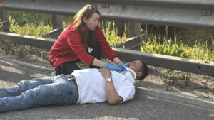 BOLU (AA) – Anadolu Otoyolu'nun Bolu Dağı kesiminde otomobilin kamyona