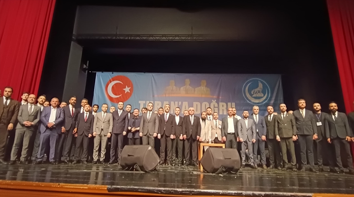 Bursa'da “Turan'a Doğru” programında Atilla Yılmaz ve Osman Öztunç sahne aldı