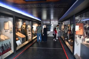 ÜSKÜP (AA) – Çanakkale Savaşları'ndan kalma objelerin sergilendiği, dijital gösterilerin