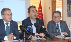 RİZE (AA) – CHP Genel Başkan Yardımcısı Erhan Adem, Rize'de