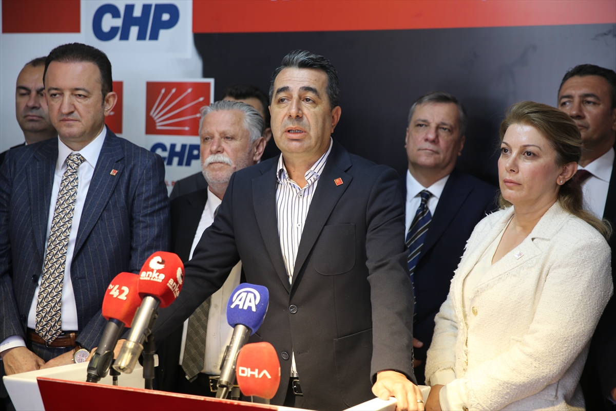 CHP Genel Başkan Yardımcısı Erhan Adem, Konya'da basın toplantısı düzenledi: