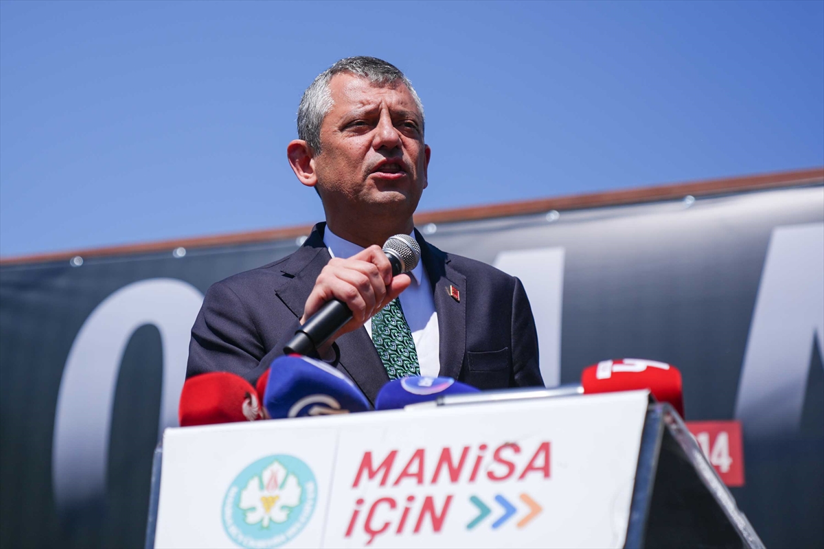 CHP Genel Başkanı Özel, Soma'da maden işçilerini anma programlarına katıldı: