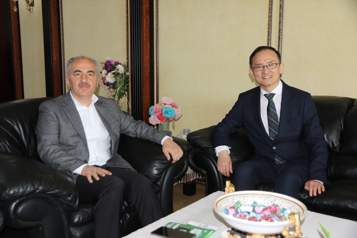 Çin'in Ankara Büyükelçisi Jiang Xuebin Rize'de ziyaretler gerçekleştirdi
