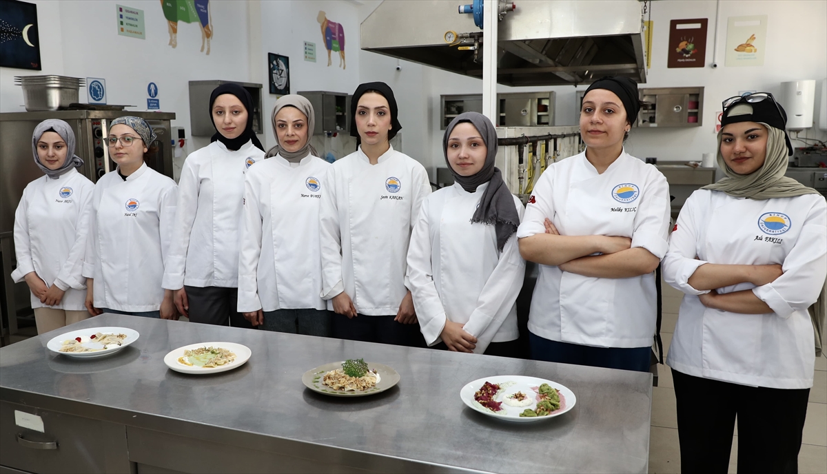 Coğrafi işaretli Sinop mantısı üniversite öğrencilerinin ellerinde lezzet buldu